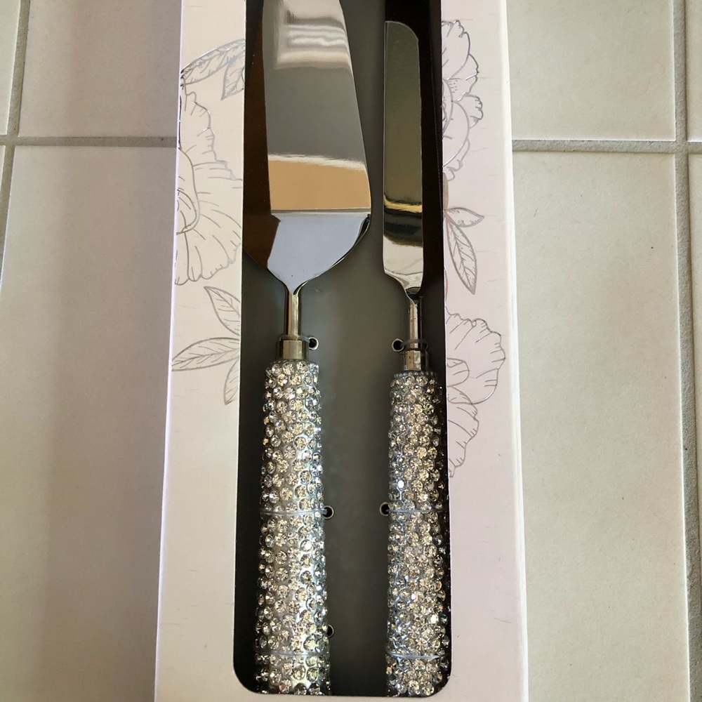 David Tutera Rhinestone cake knife and server